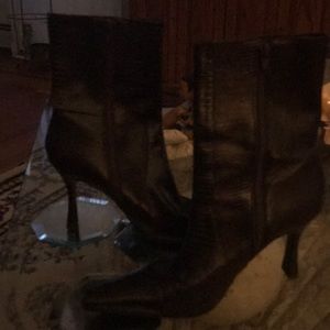 Beautiful dress boot not hurt at all